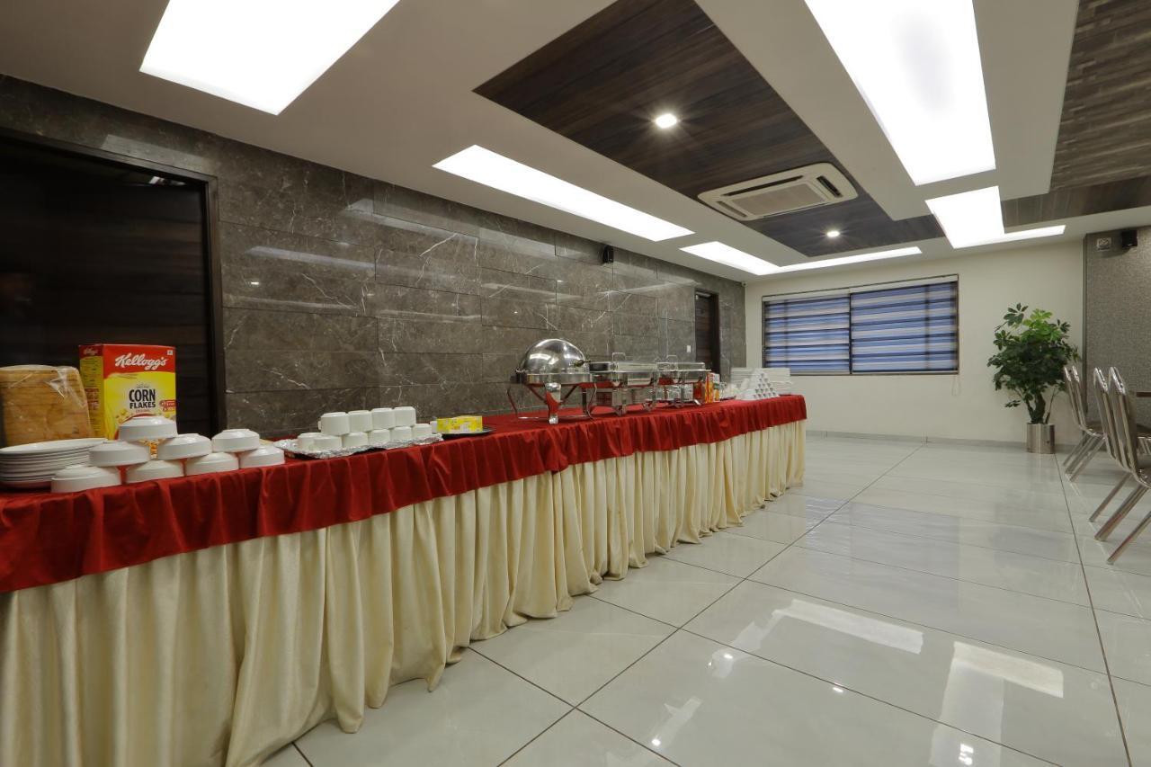 Hotel Unity Ahmedabad Exterior photo